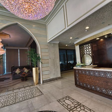 Saraya Corniche Hotel Dauhá Exteriér fotografie The lobby of the hotel