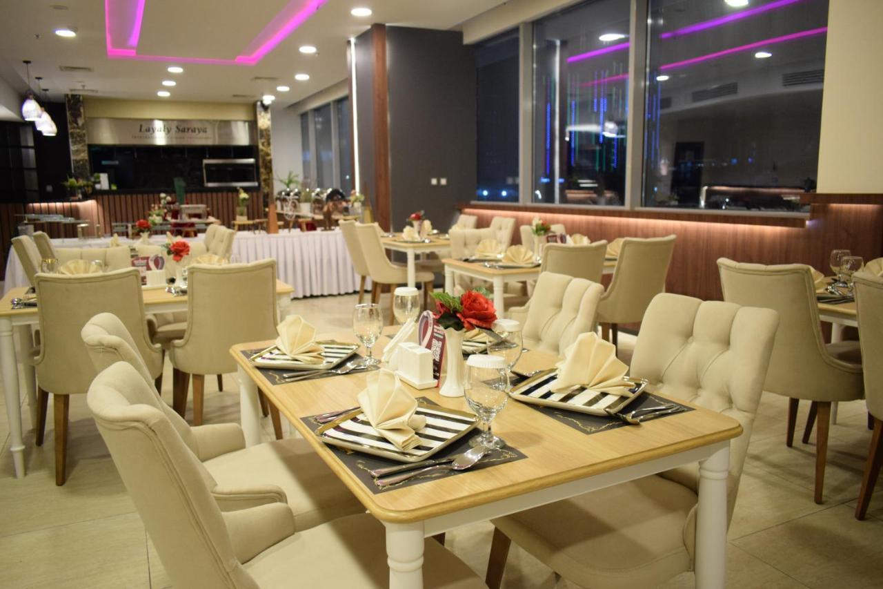 Saraya Corniche Hotel Dauhá Exteriér fotografie The restaurant