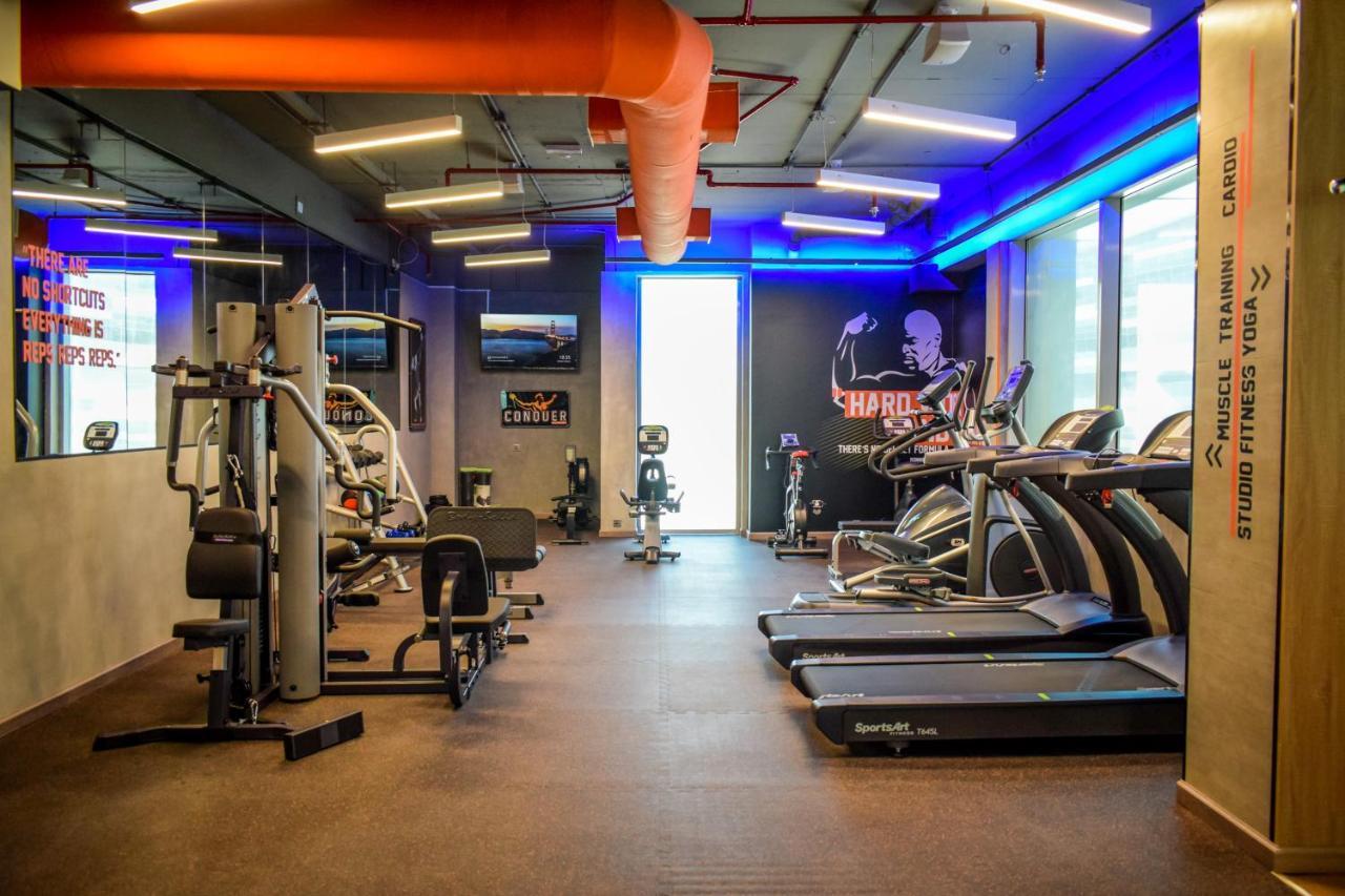 Saraya Corniche Hotel Dauhá Exteriér fotografie A typical Anytime Fitness gym
