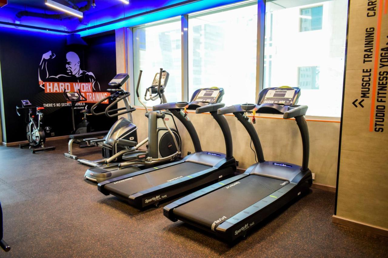 Saraya Corniche Hotel Dauhá Exteriér fotografie A treadmill